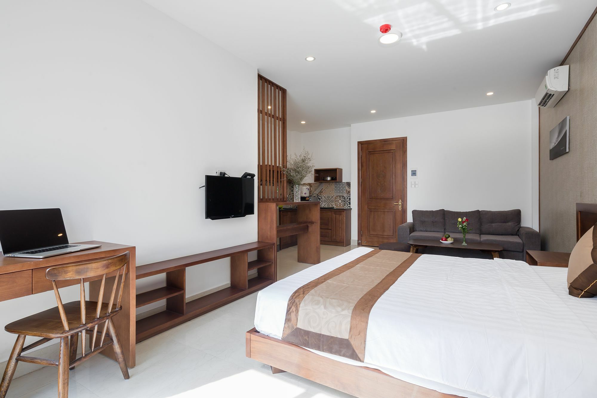 Aris Beach Apartment & Hotel Da Nang Buitenkant foto