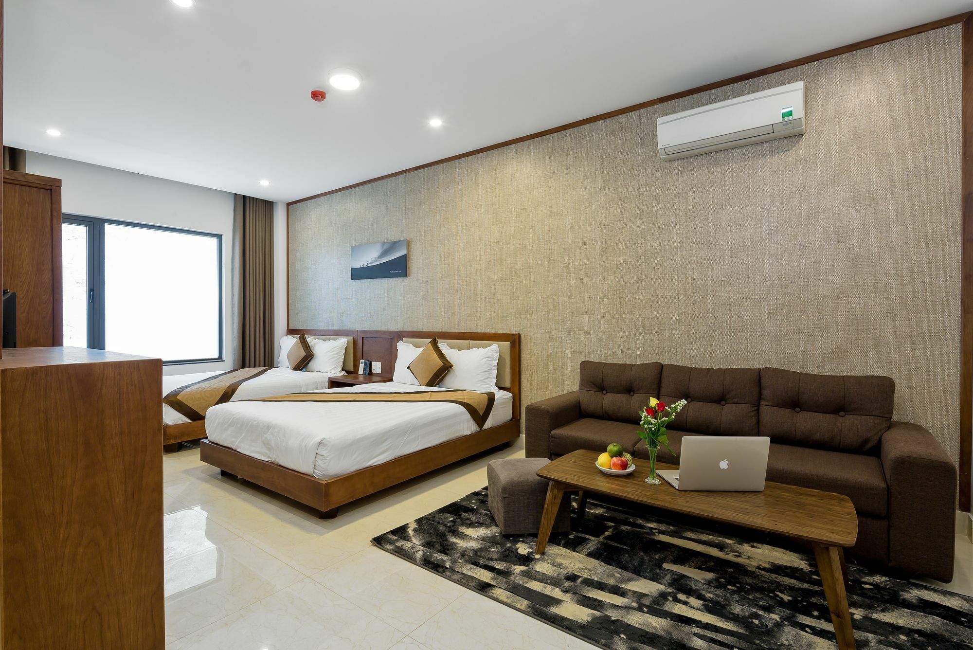 Aris Beach Apartment & Hotel Da Nang Buitenkant foto